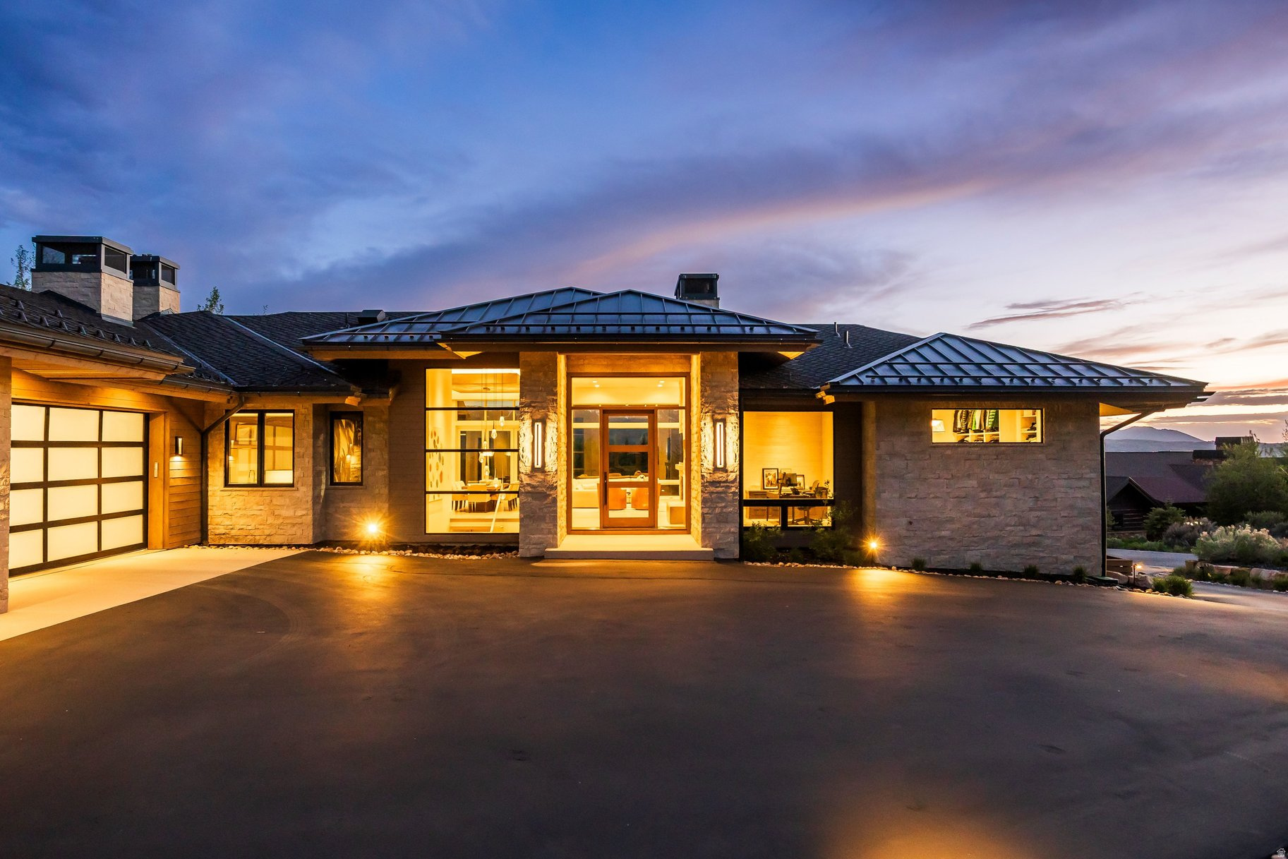 WEST HILLS - Residential