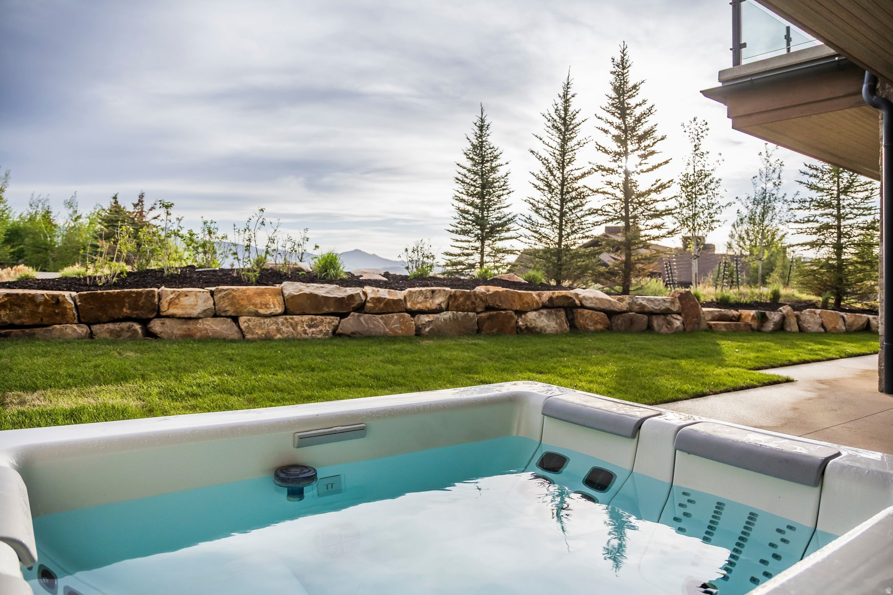 WEST HILLS - Residential