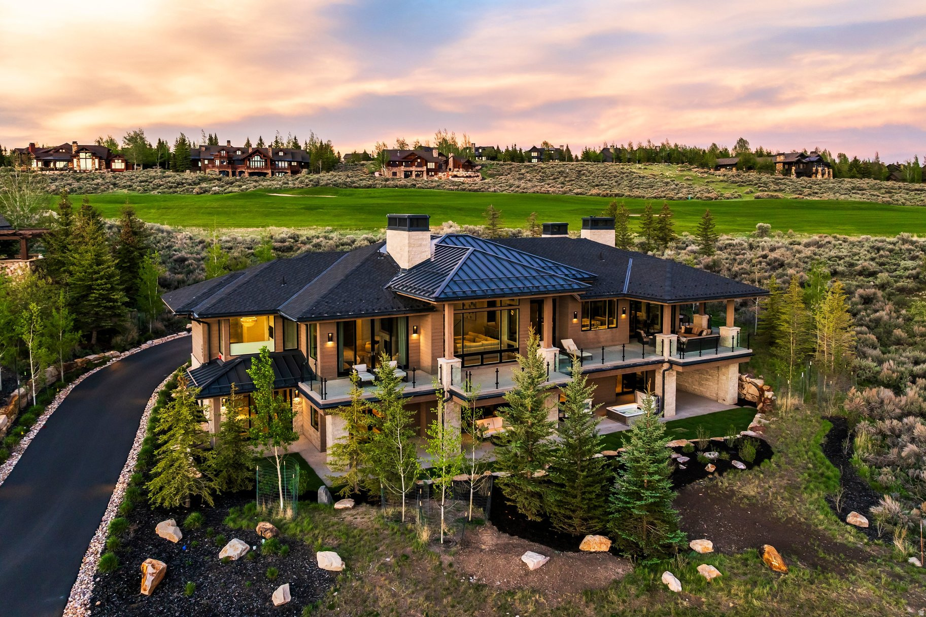 WEST HILLS - Residential