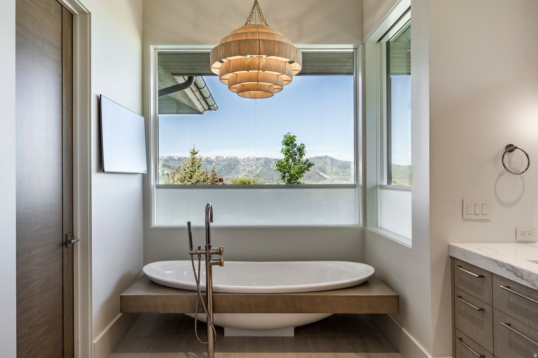WEST HILLS - Residential