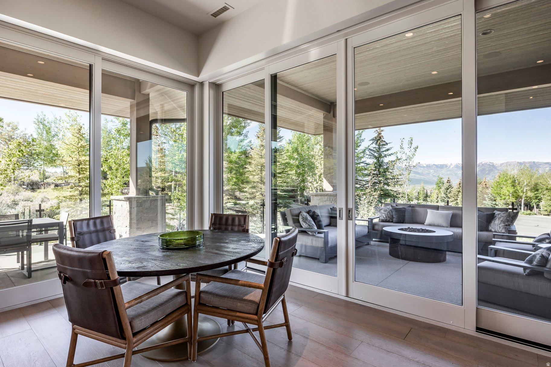 WEST HILLS - Residential