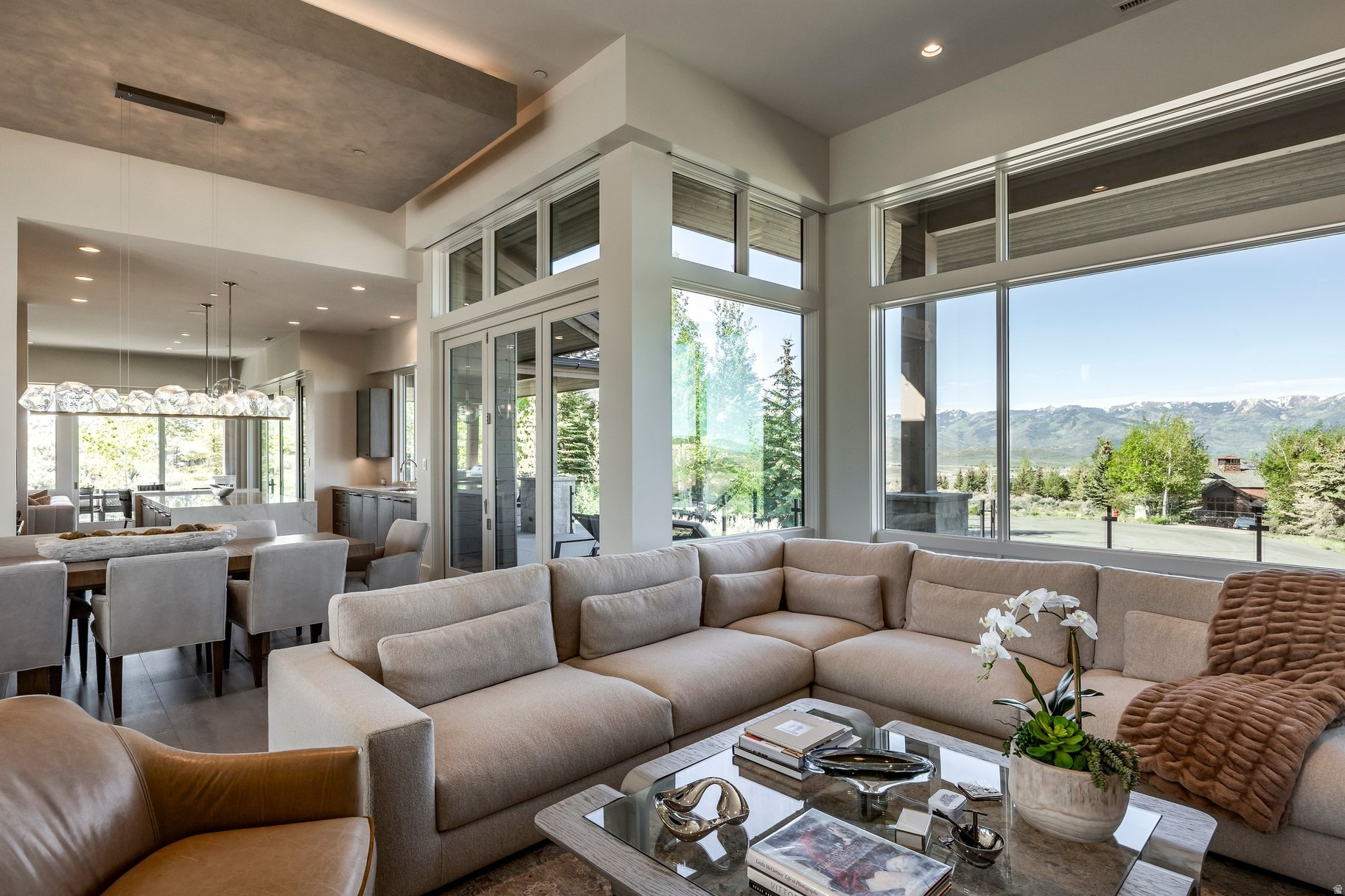 WEST HILLS - Residential