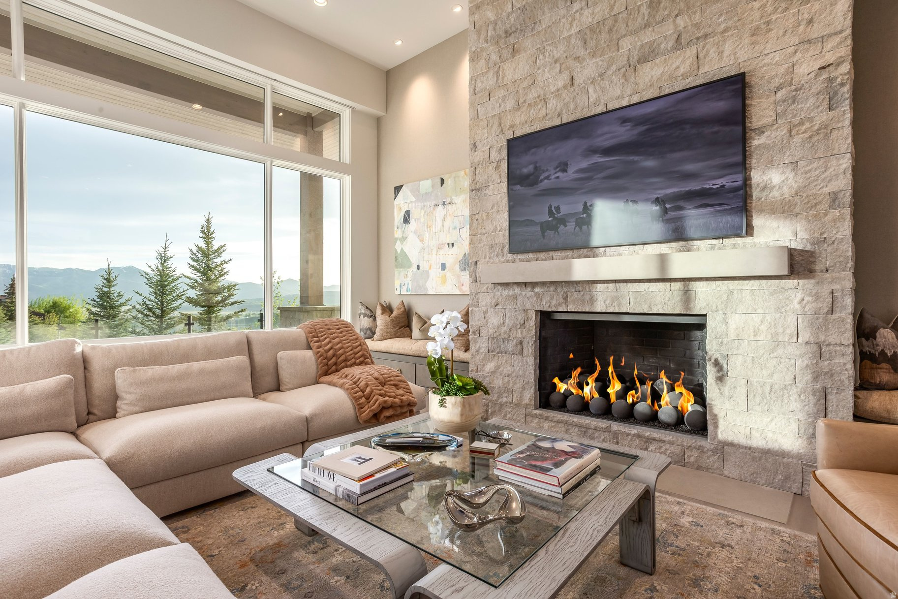 WEST HILLS - Residential