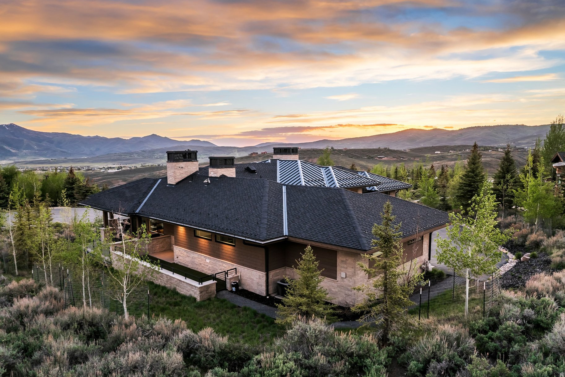 WEST HILLS - Residential