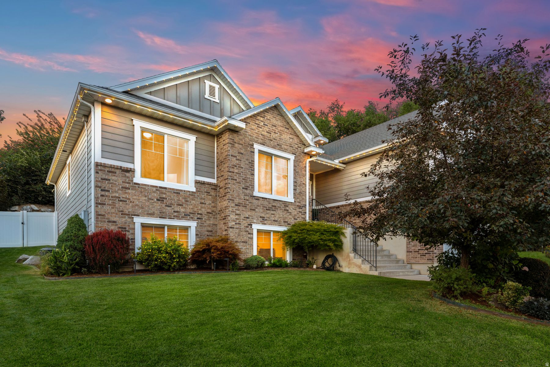 FARMINGTON MANORS - Residential