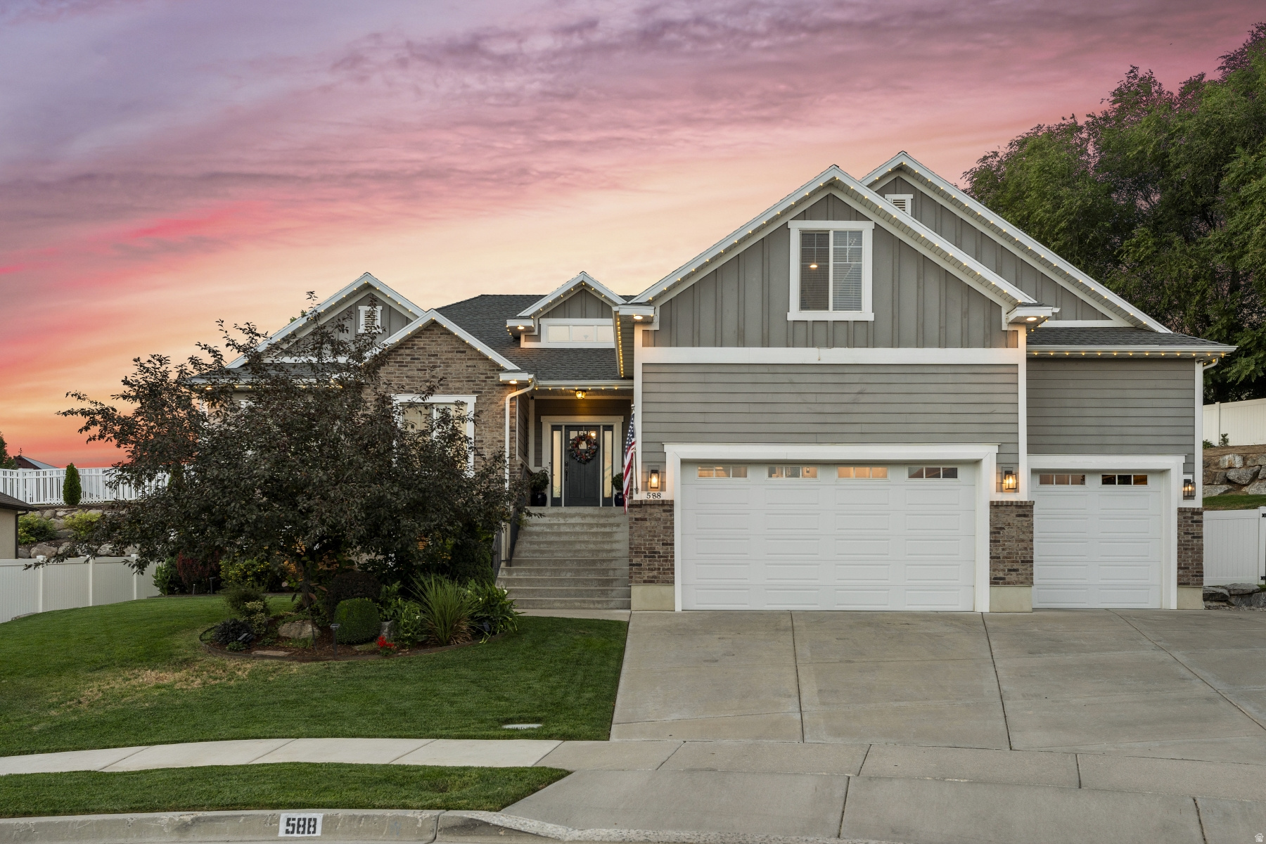 FARMINGTON MANORS - Residential