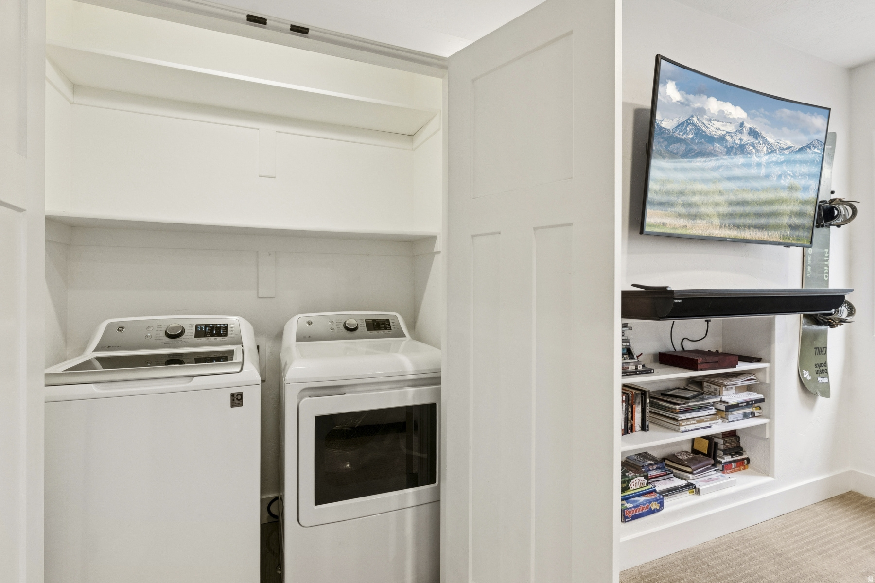 FARMINGTON MANORS - Residential