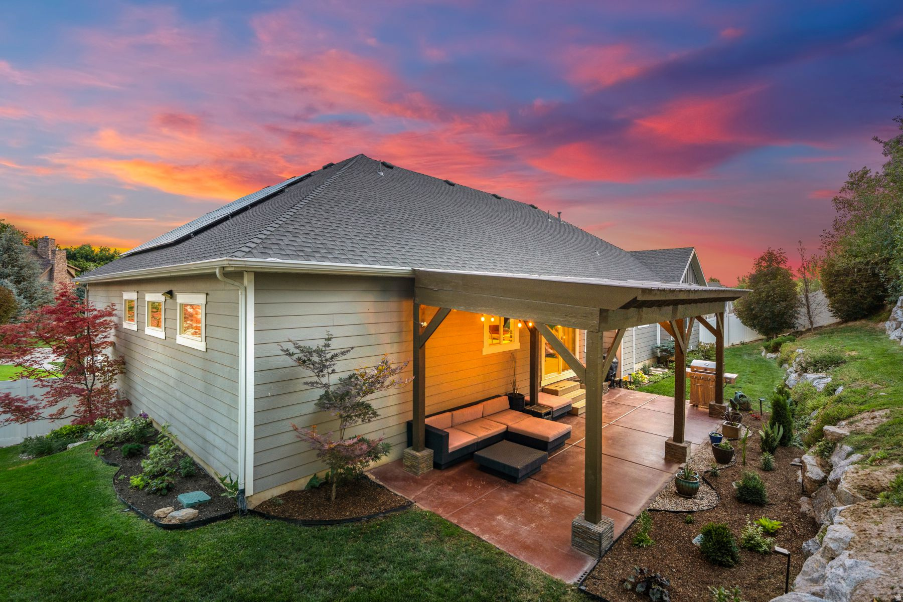 FARMINGTON MANORS - Residential