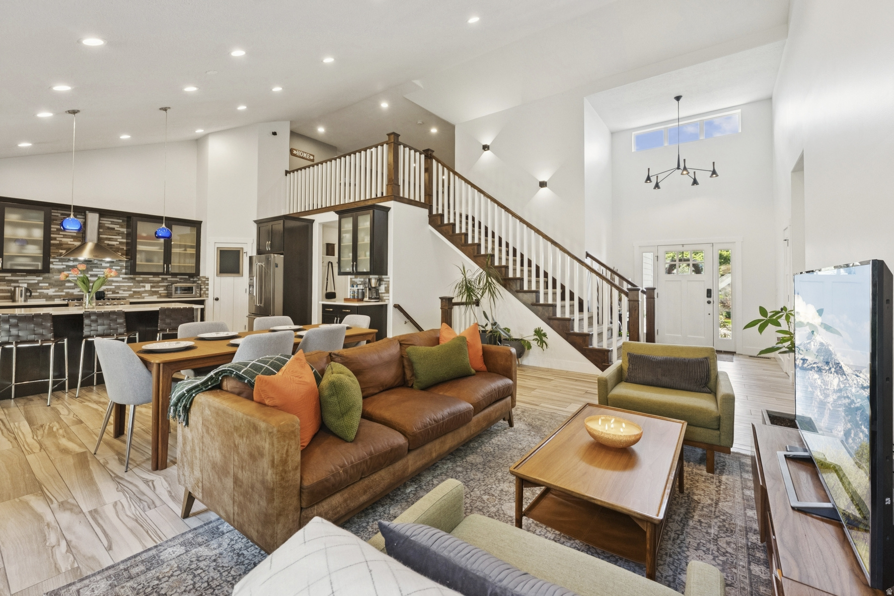 FARMINGTON MANORS - Residential