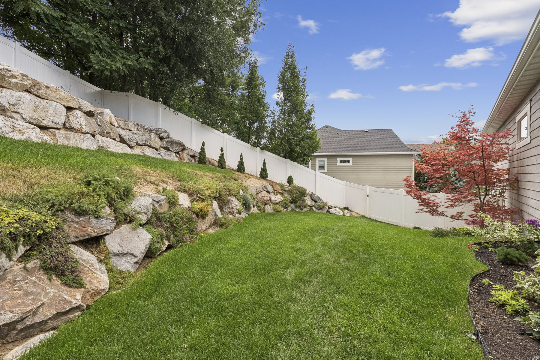 FARMINGTON MANORS - Residential