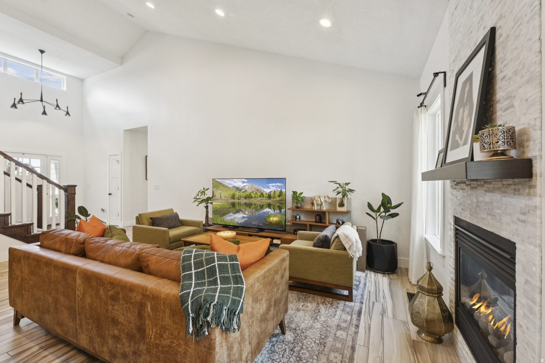 FARMINGTON MANORS - Residential