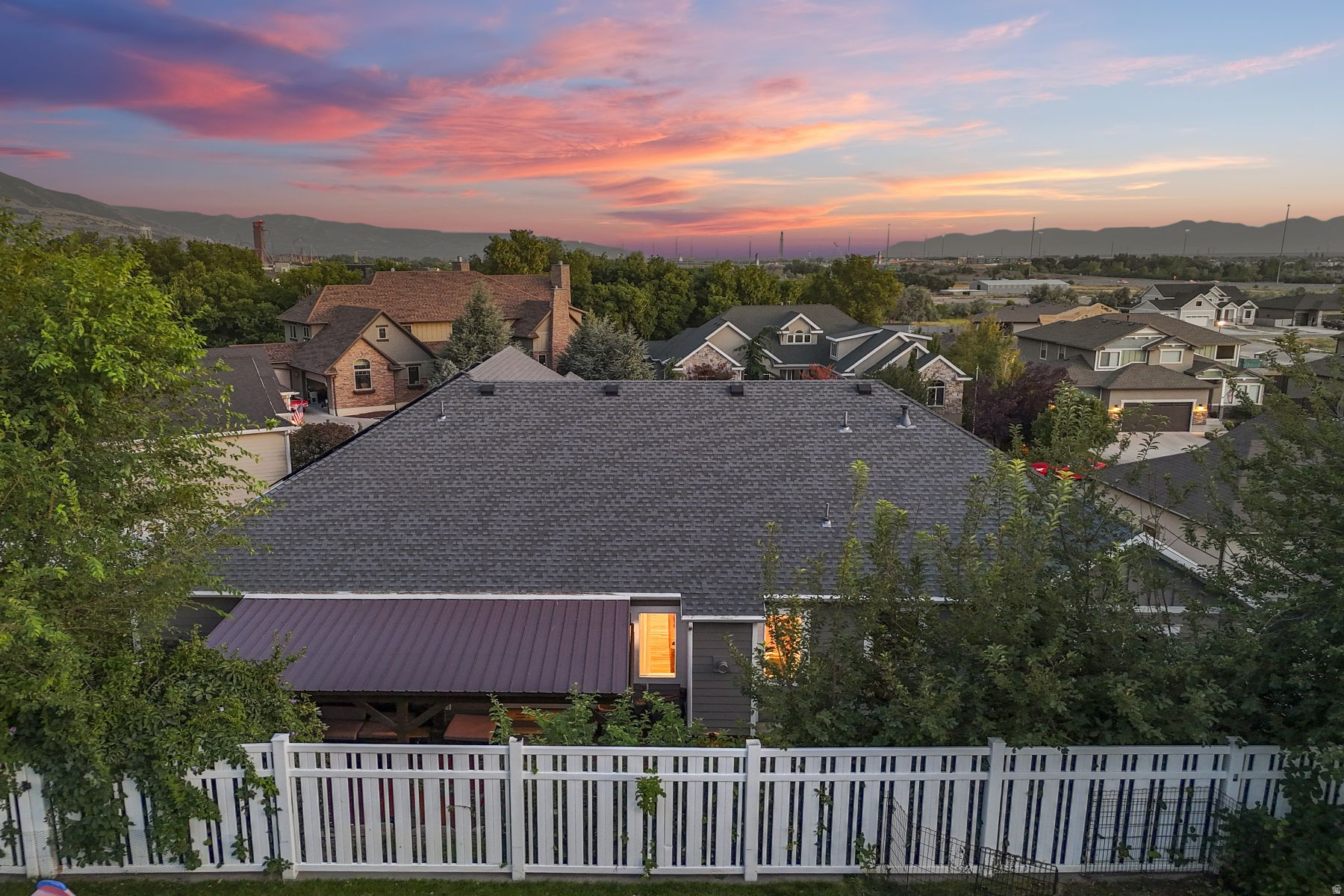 FARMINGTON MANORS - Residential
