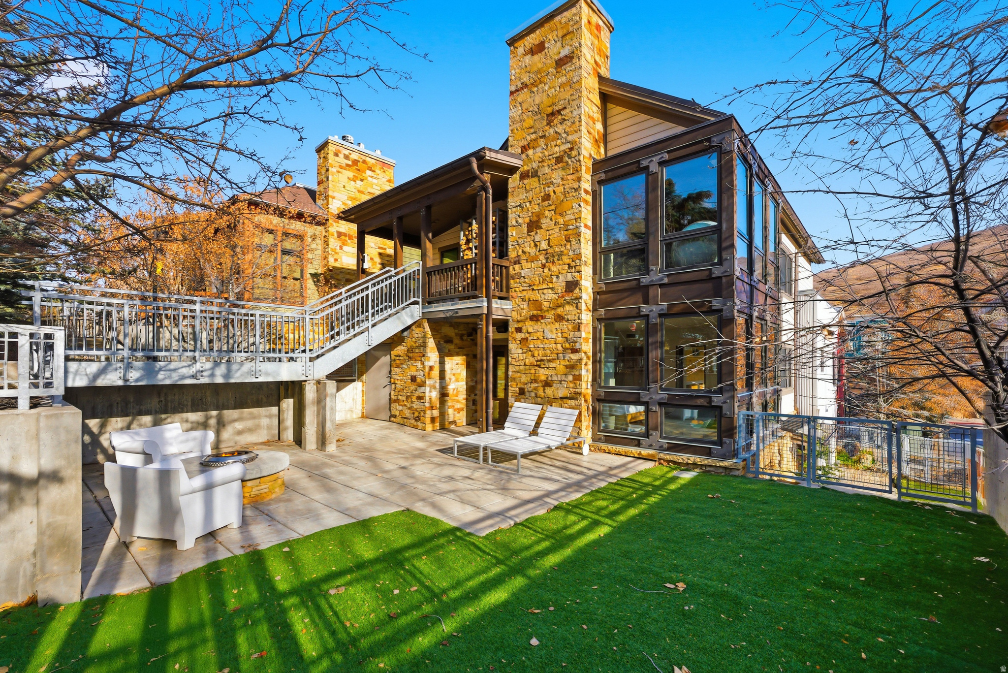 PARKWOOD PLACE - Residential
