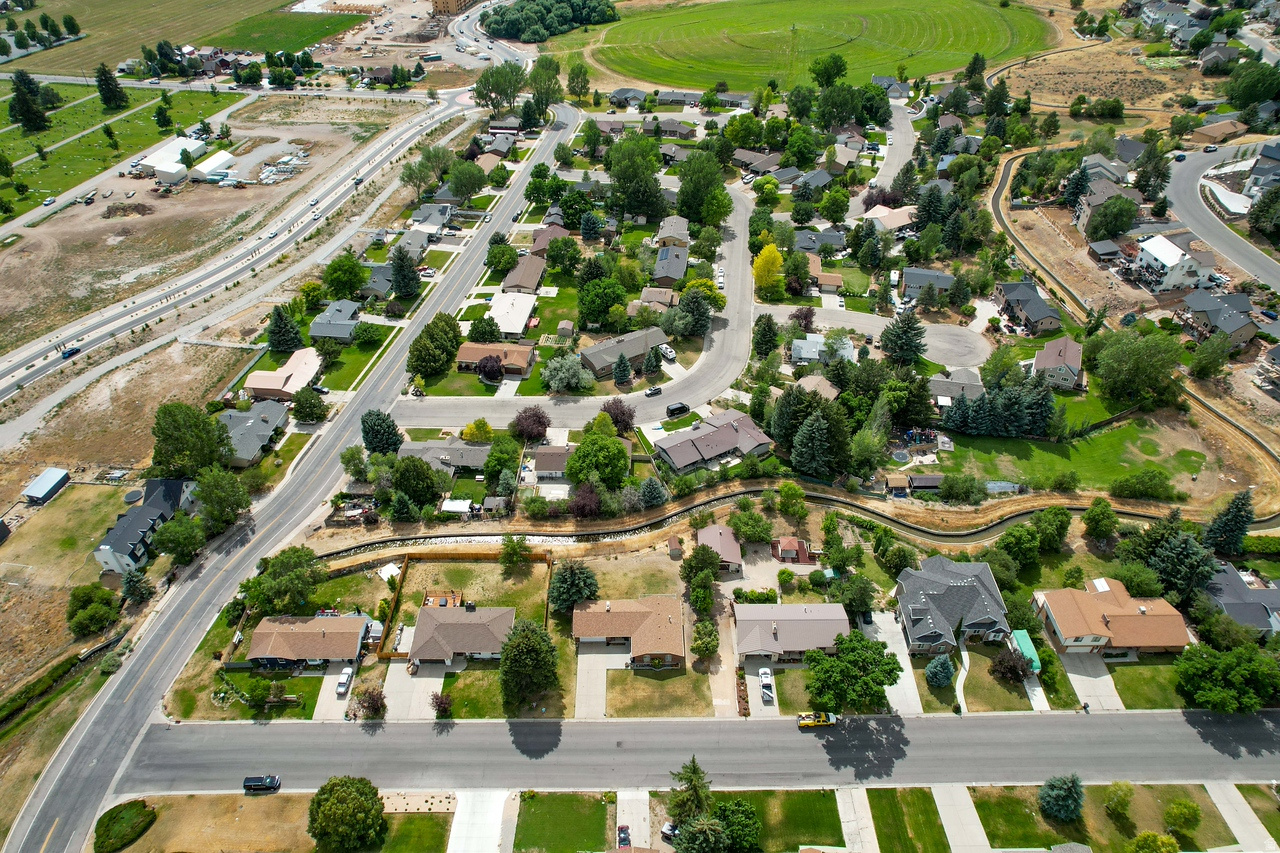 VALLEY HILLS ESTATES - Residential