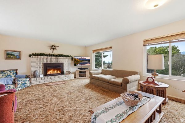 VALLEY HILLS ESTATES - Residential