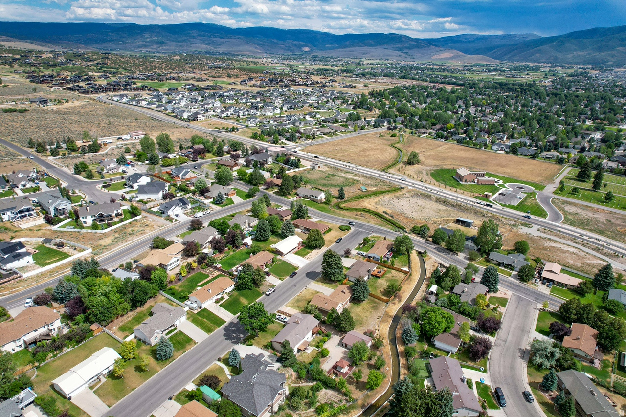 VALLEY HILLS ESTATES - Residential