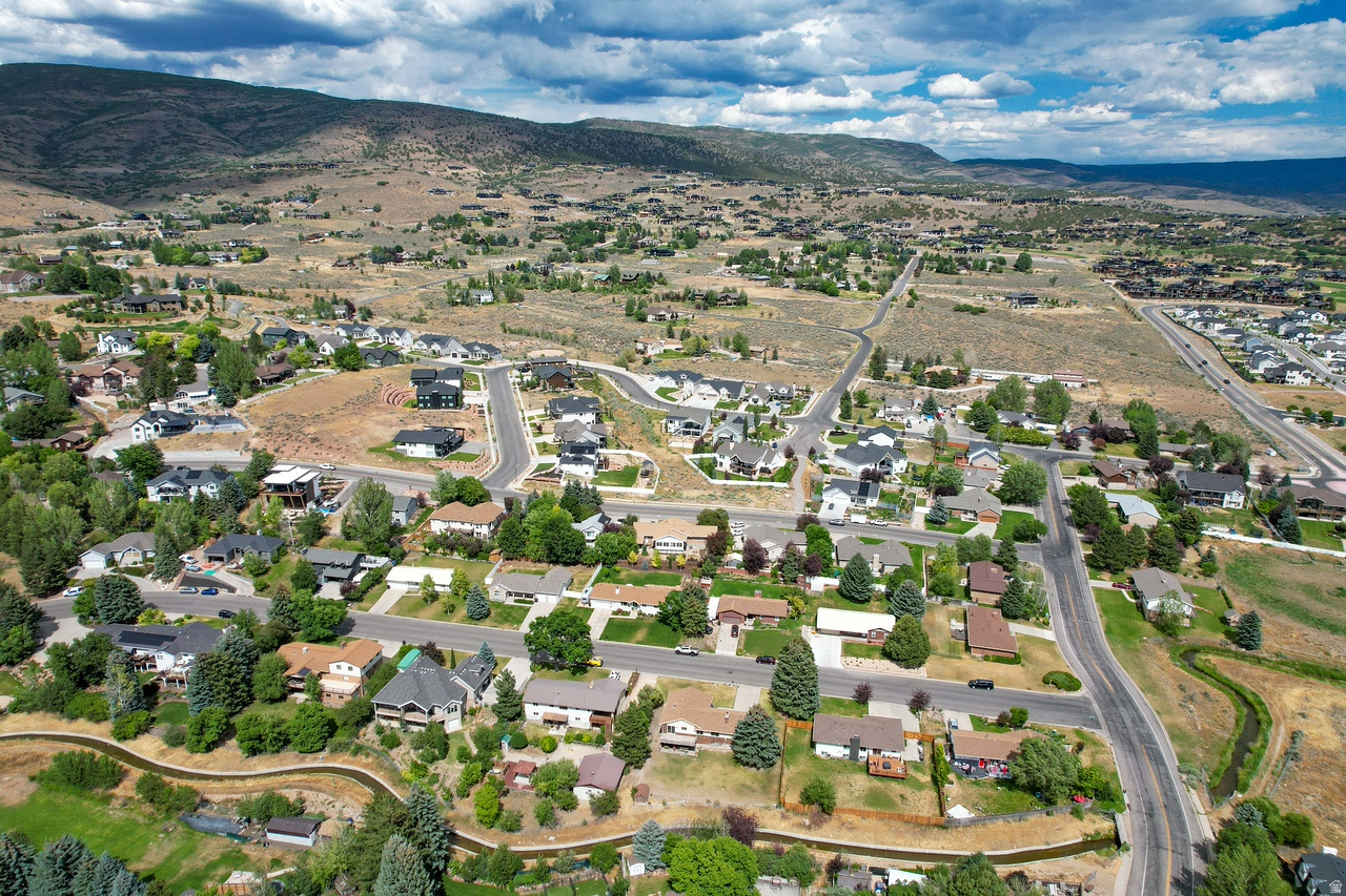 VALLEY HILLS ESTATES - Residential