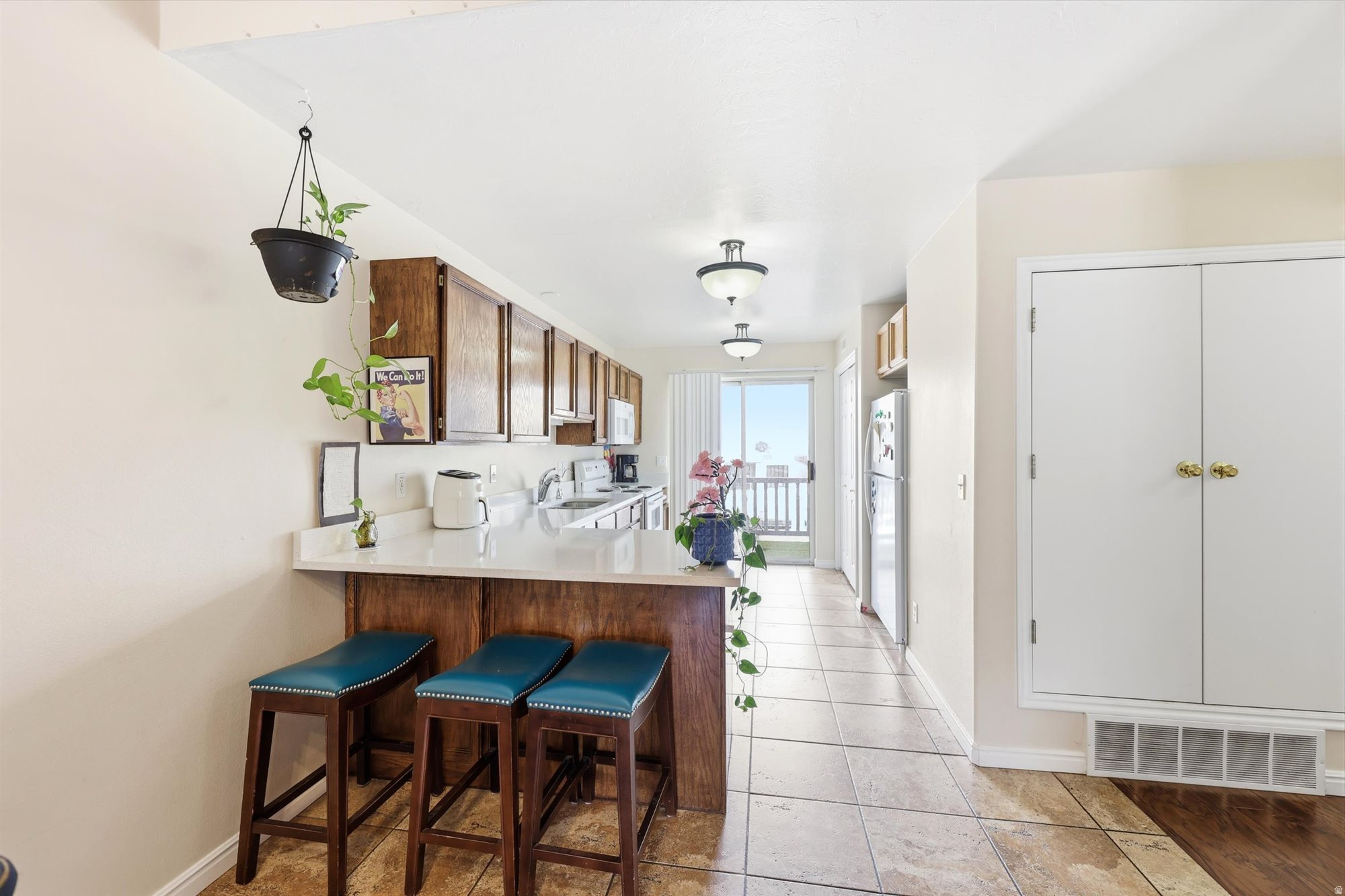ABBY CONDO - Residential