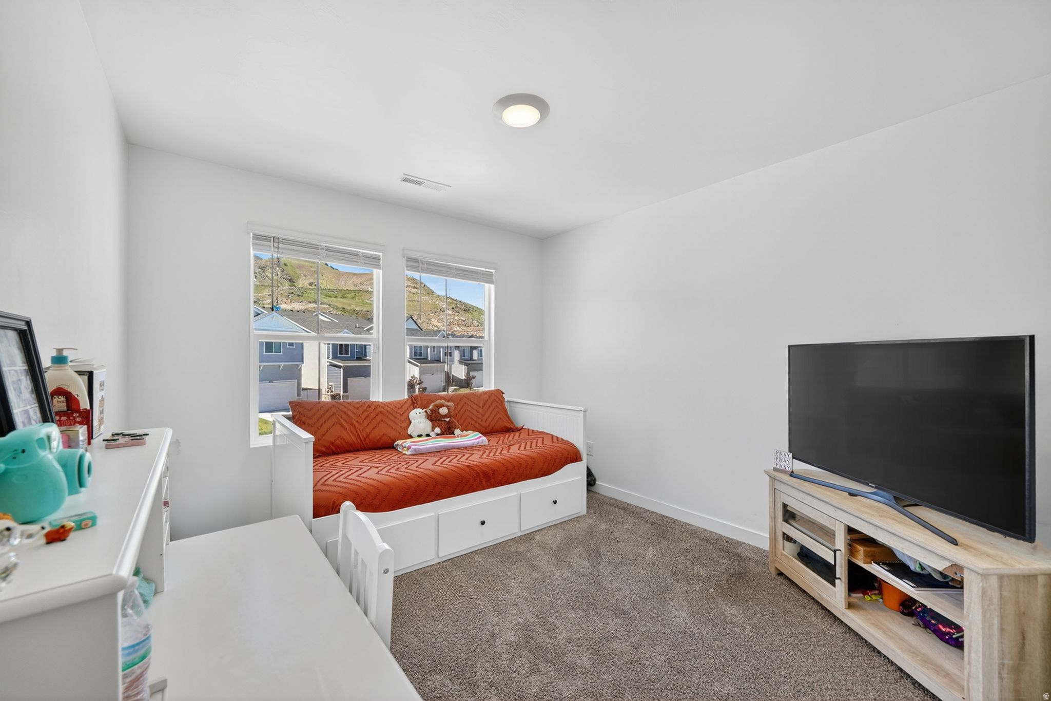 GATEWAY TO LITTLE VALLEY - Residential