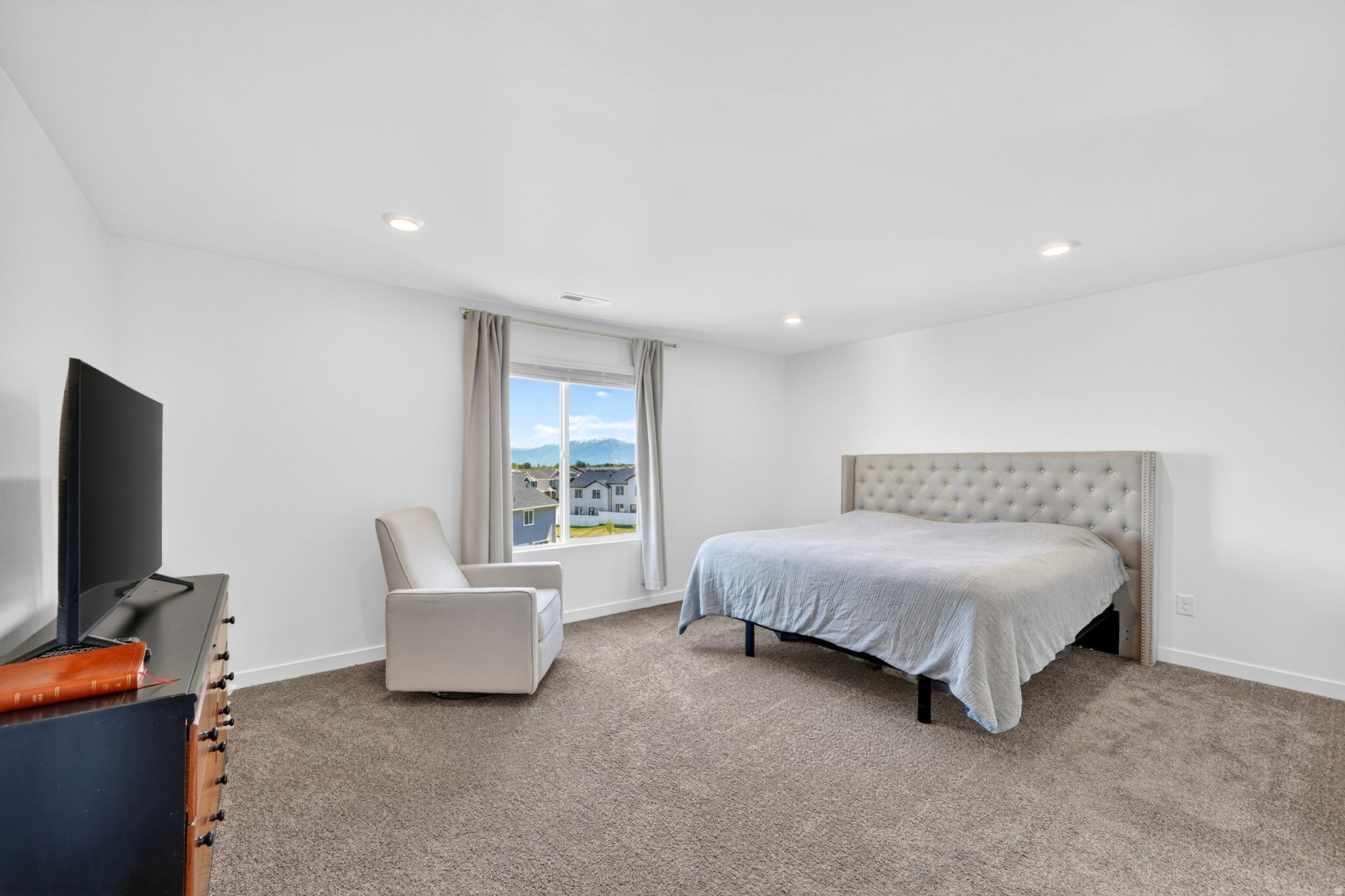 GATEWAY TO LITTLE VALLEY - Residential