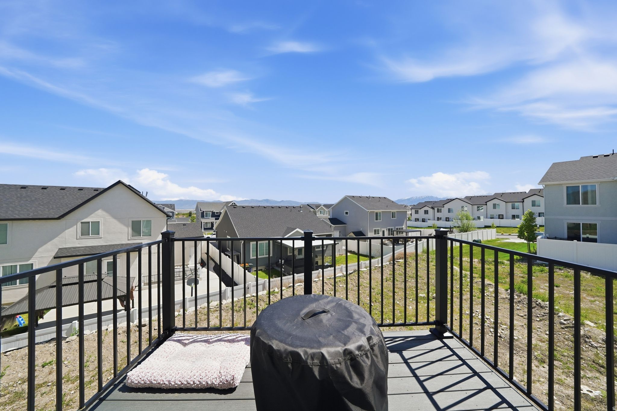 GATEWAY TO LITTLE VALLEY - Residential