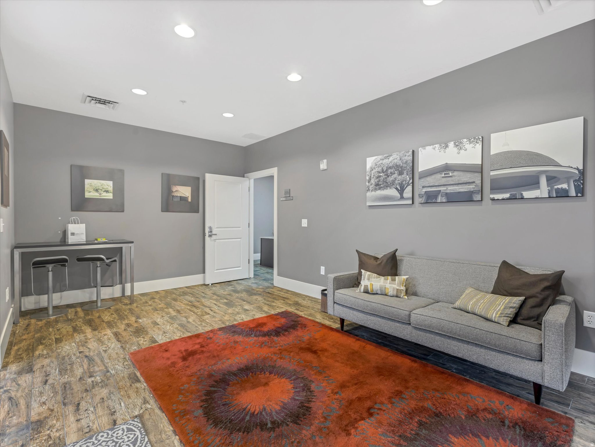ROCKWELL SQUARE - Commercial Sale