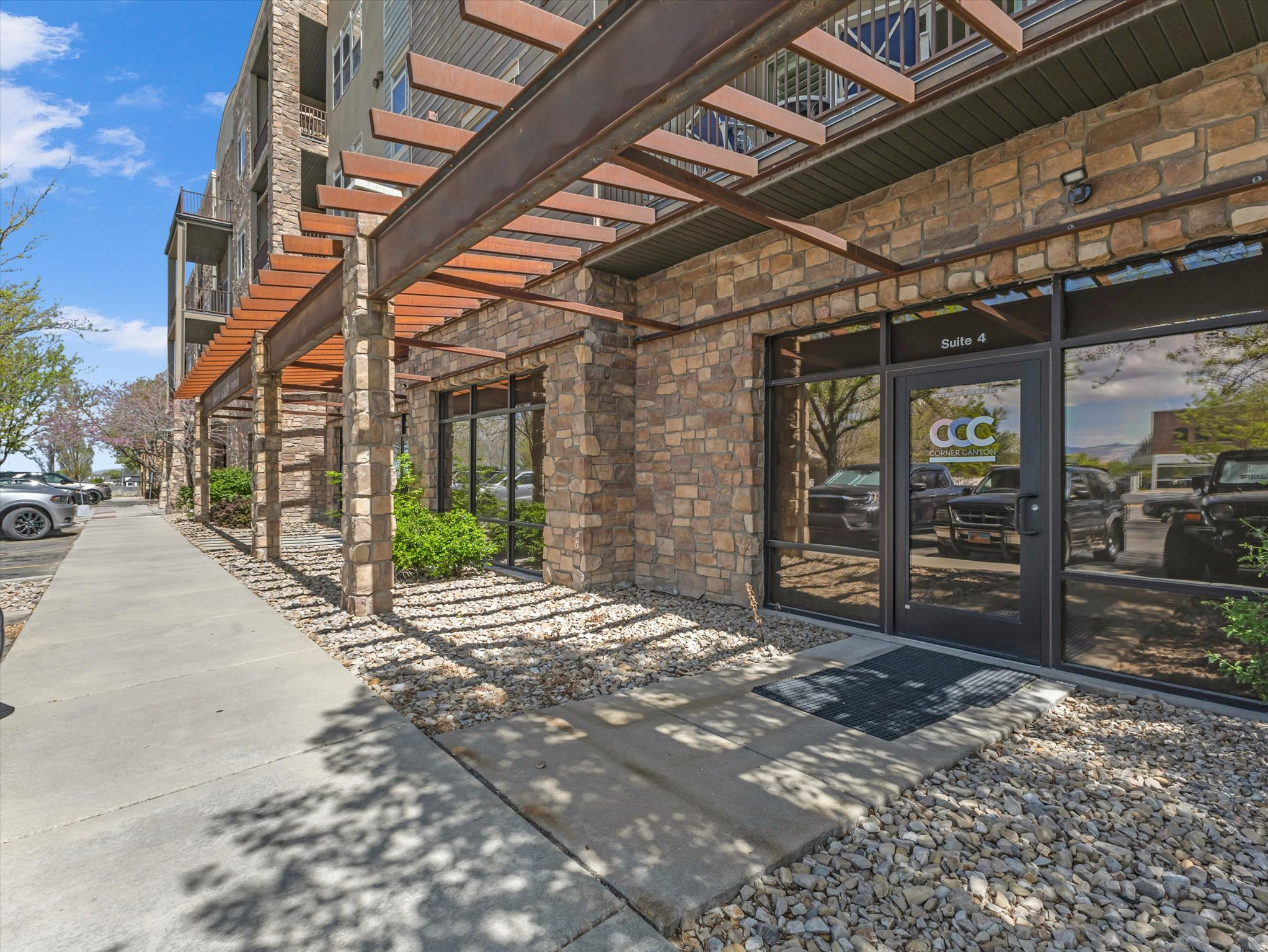 ROCKWELL SQUARE - Commercial Sale