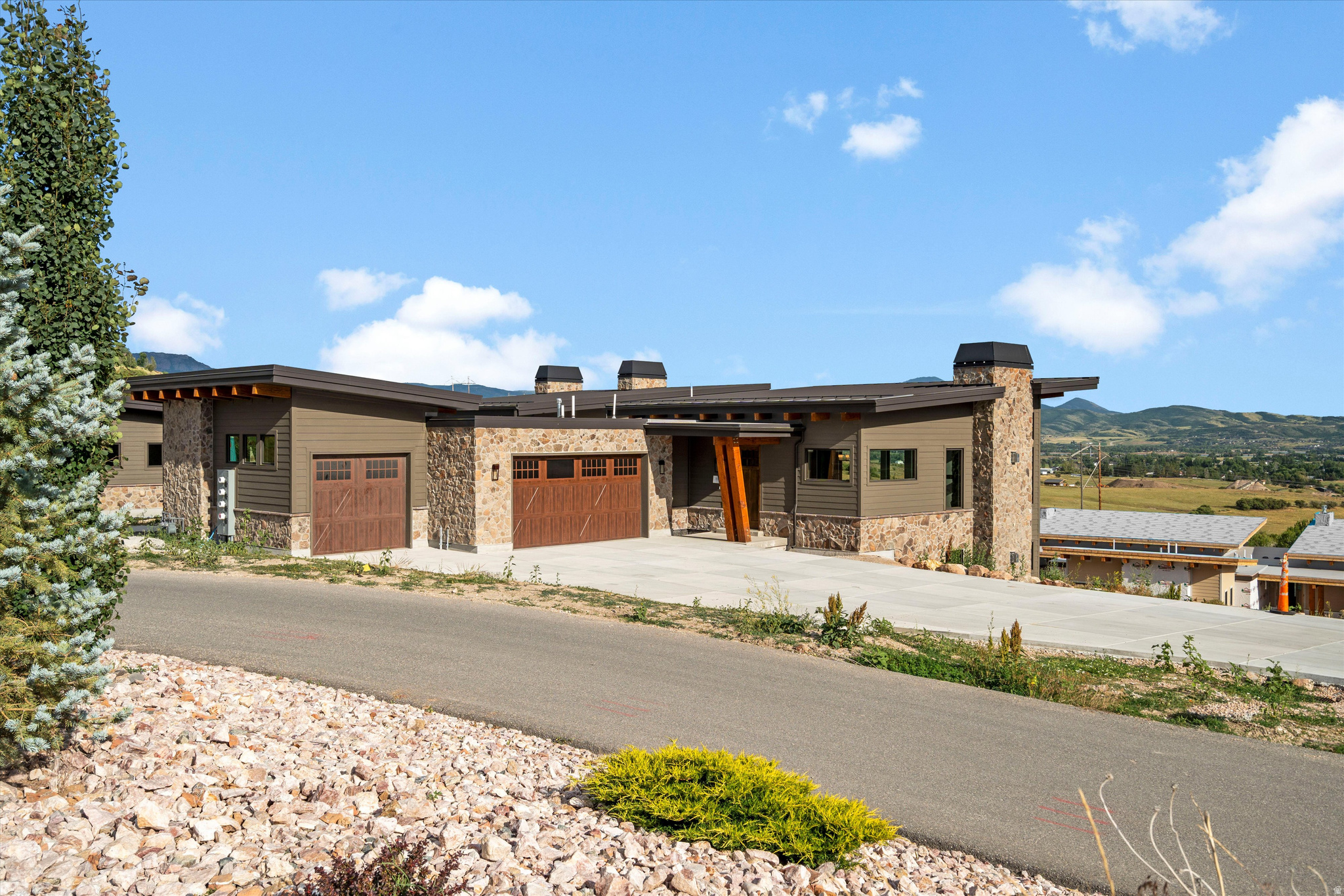 THE RIDGE TOWNHOMES - Residential