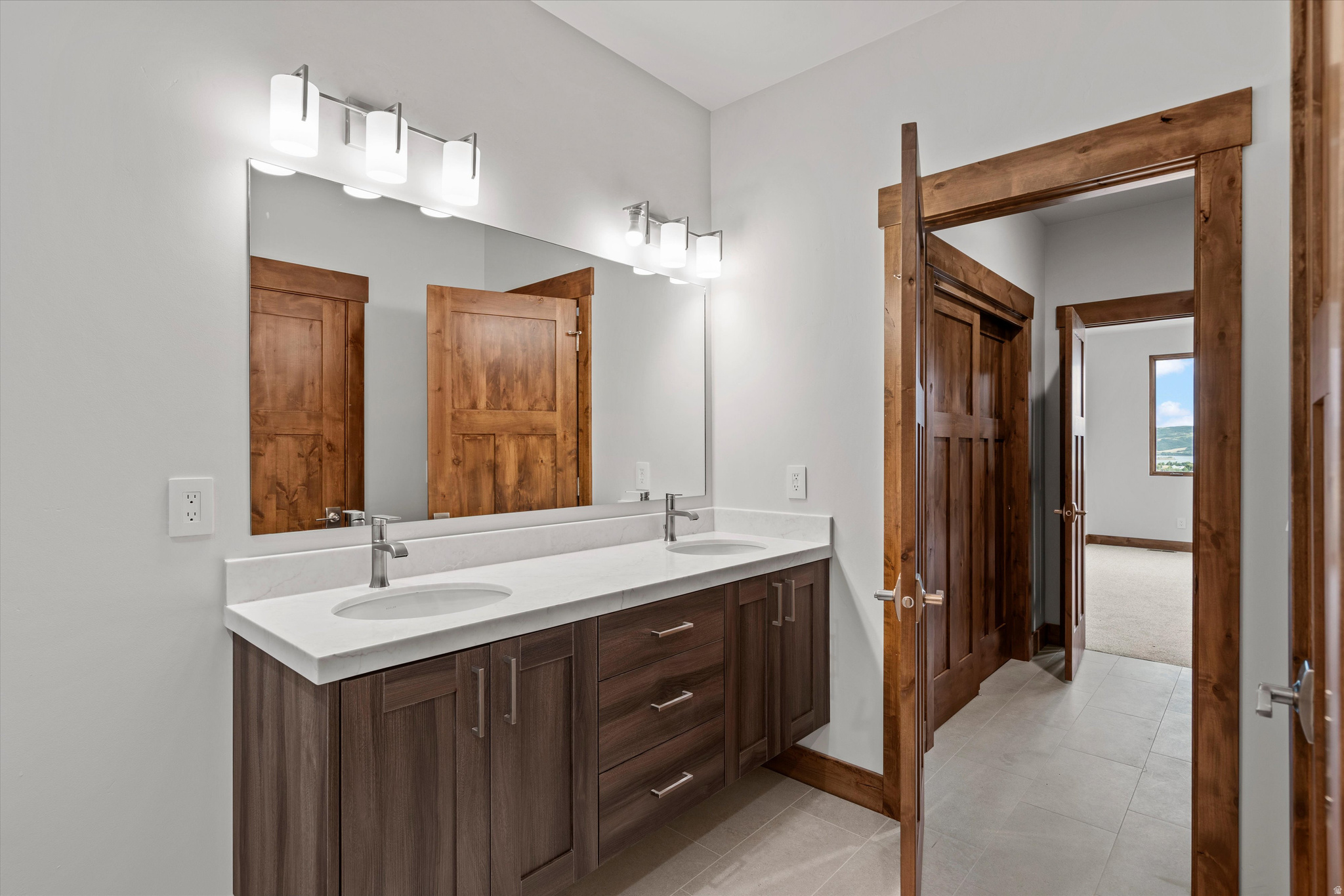 THE RIDGE TOWNHOMES - Residential