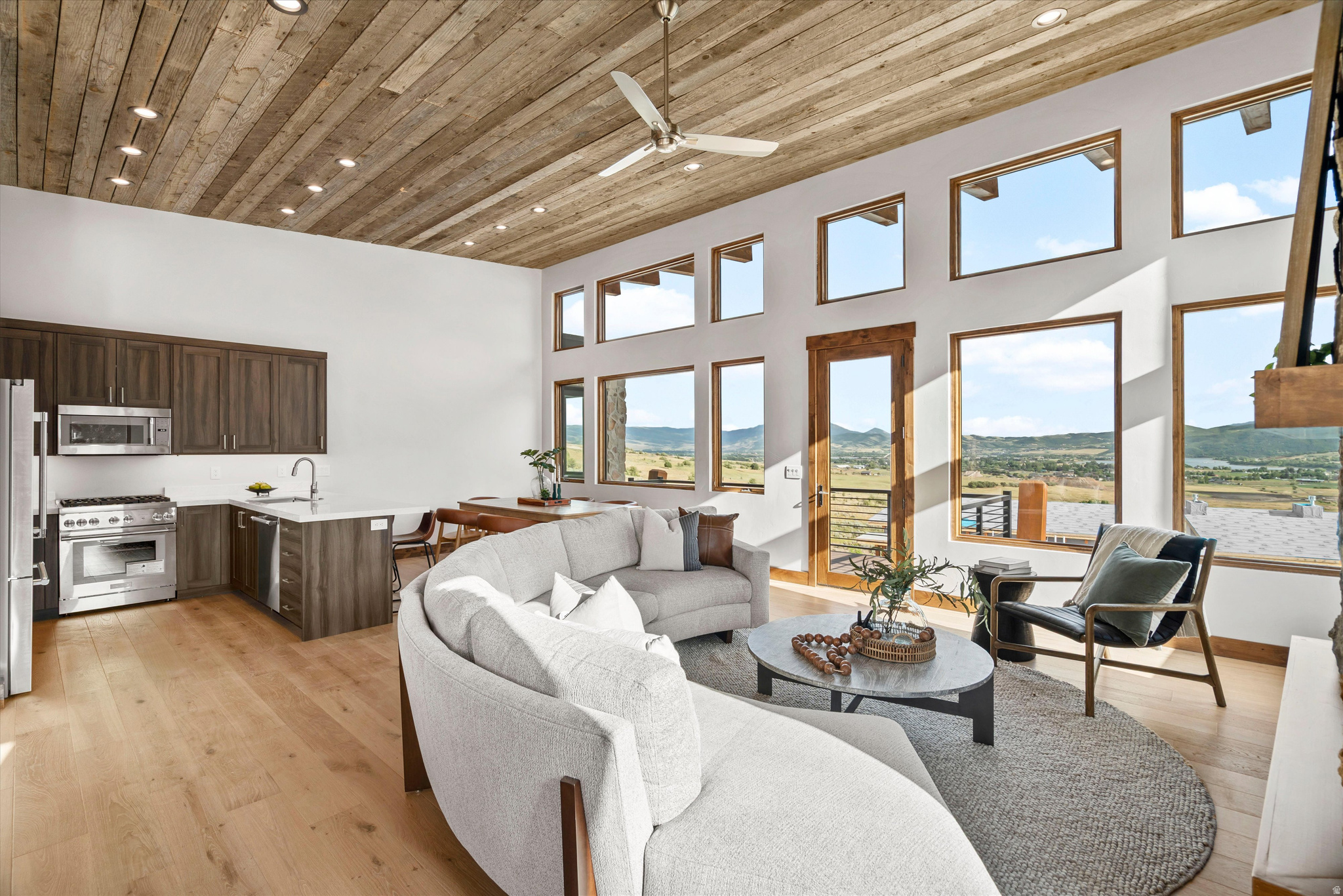 THE RIDGE TOWNHOMES - Residential