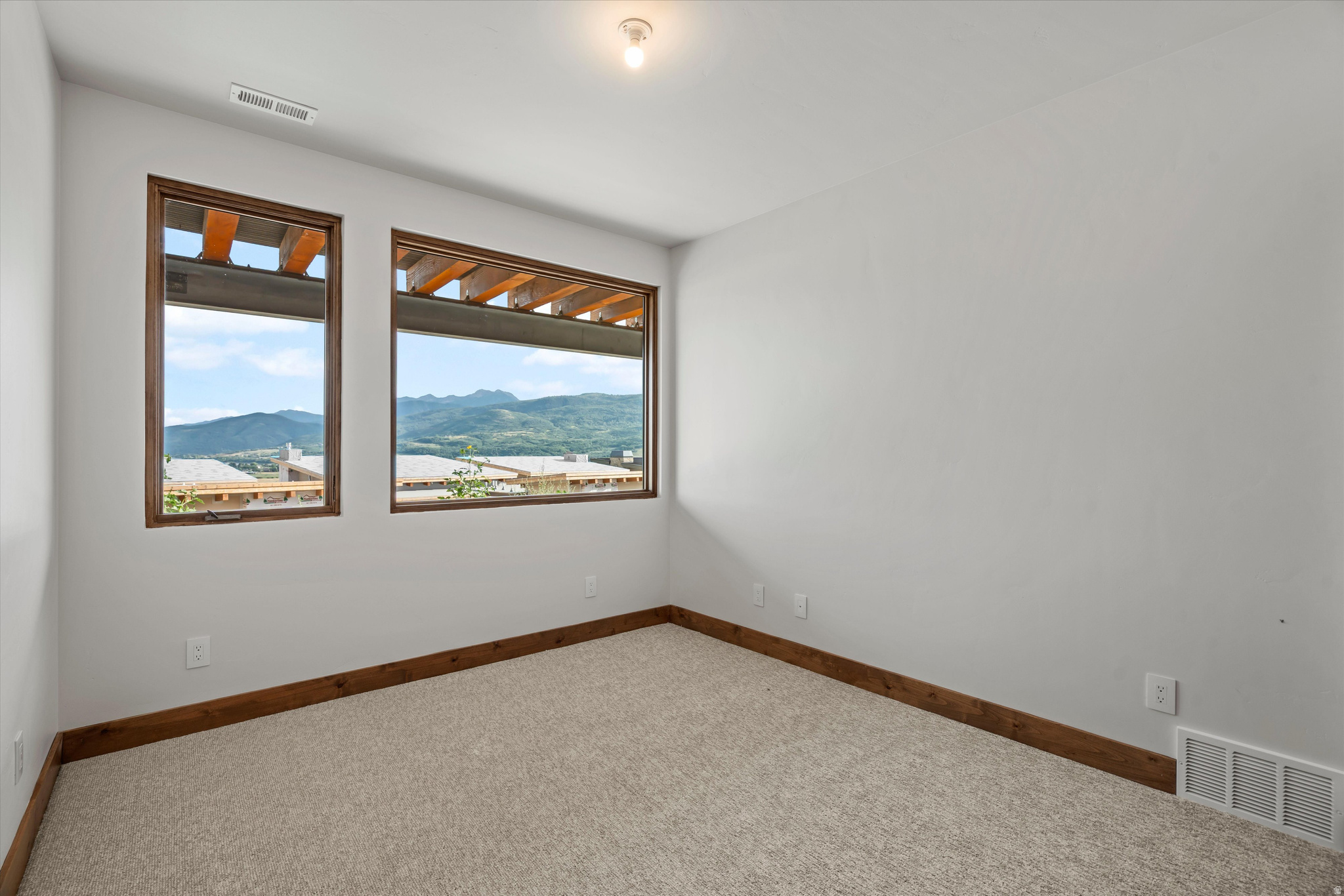 THE RIDGE TOWNHOMES - Residential