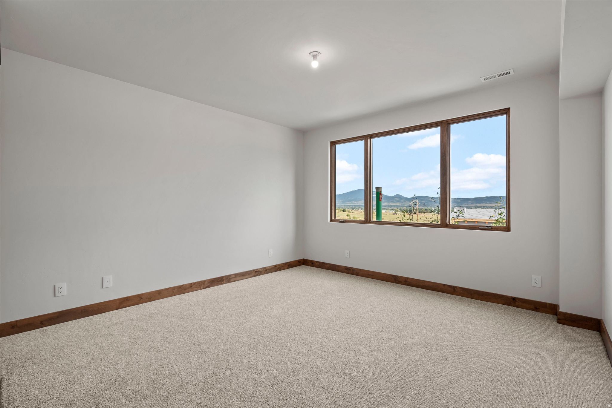 THE RIDGE TOWNHOMES - Residential
