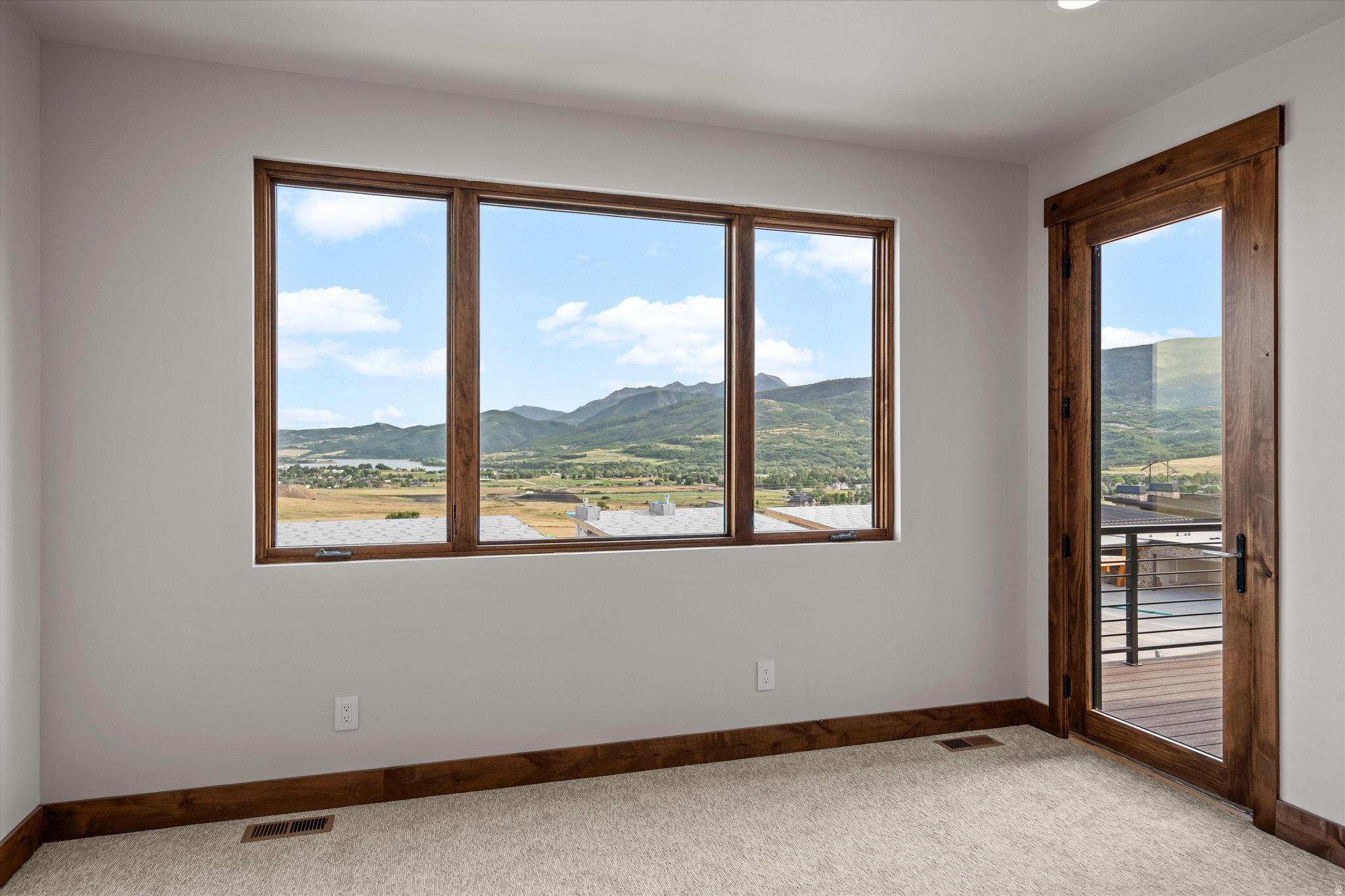 THE RIDGE TOWNHOMES - Residential