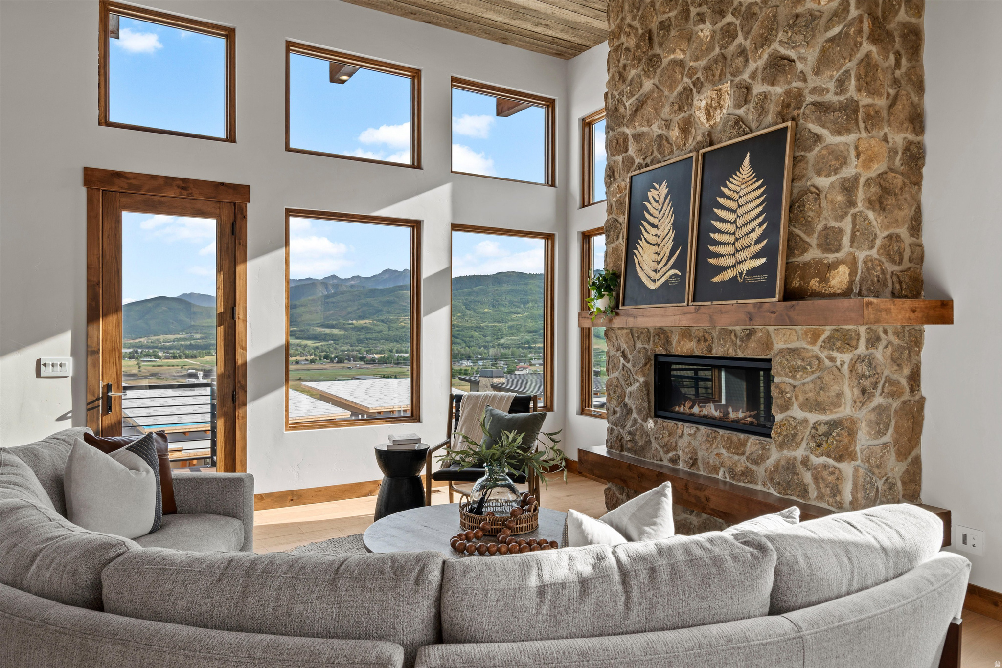 THE RIDGE TOWNHOMES - Residential