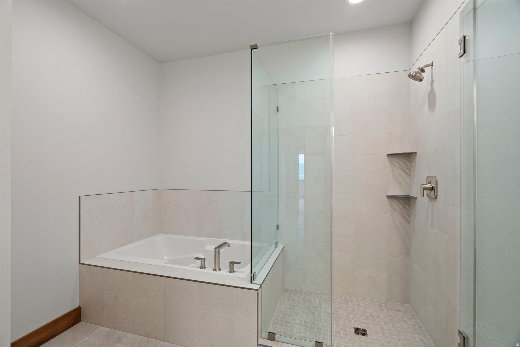 THE RIDGE TOWNHOMES - Residential