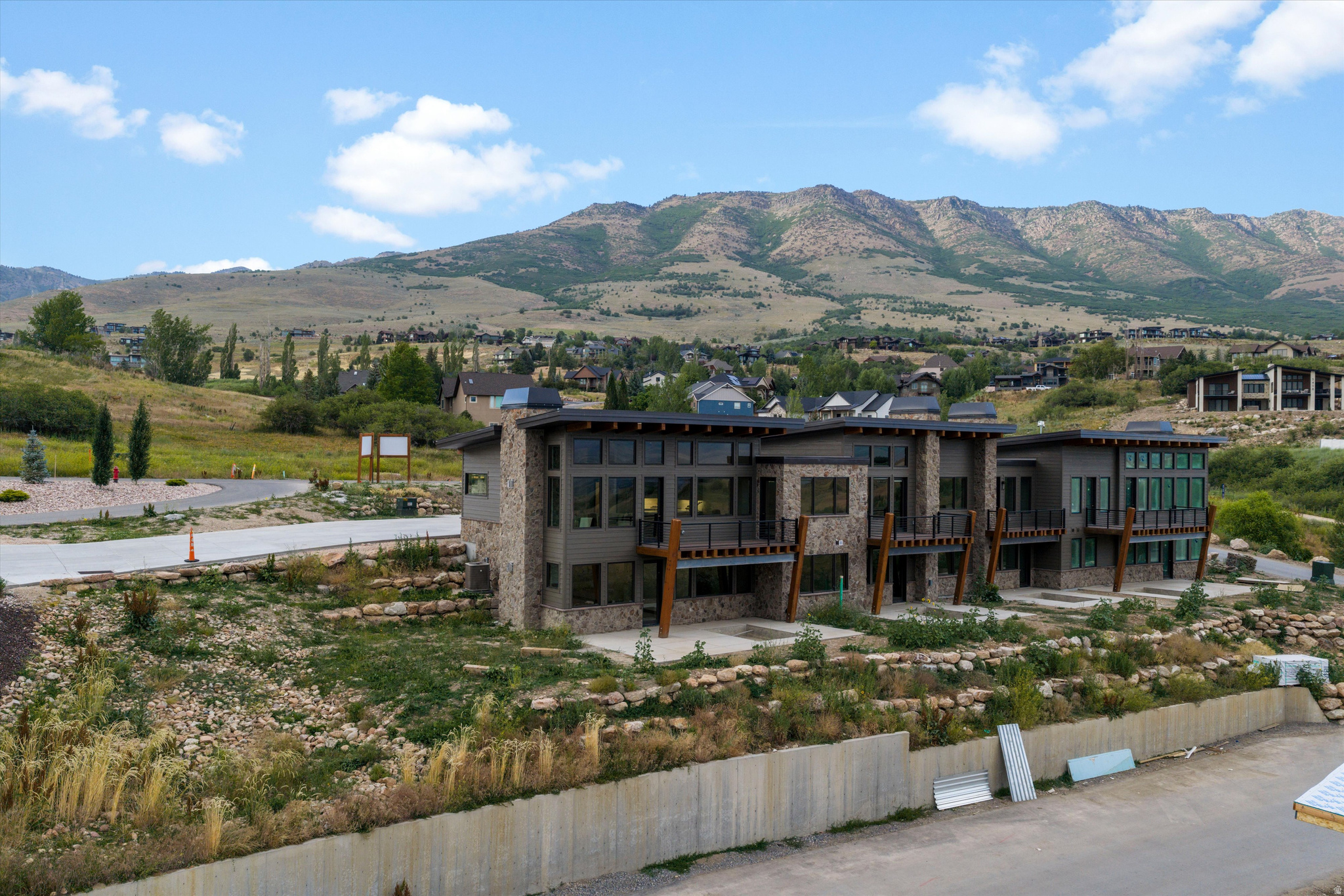 THE RIDGE TOWNHOMES - Residential