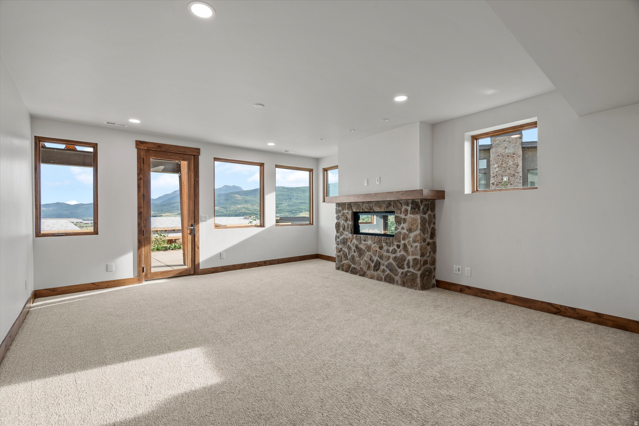 THE RIDGE TOWNHOMES - Residential