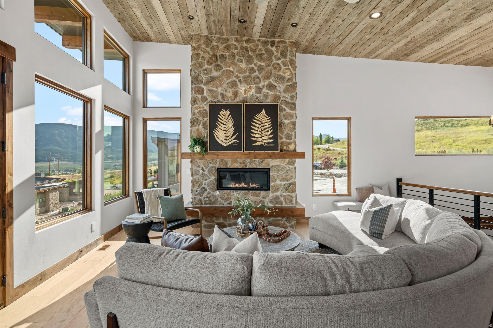 THE RIDGE TOWNHOMES - Residential