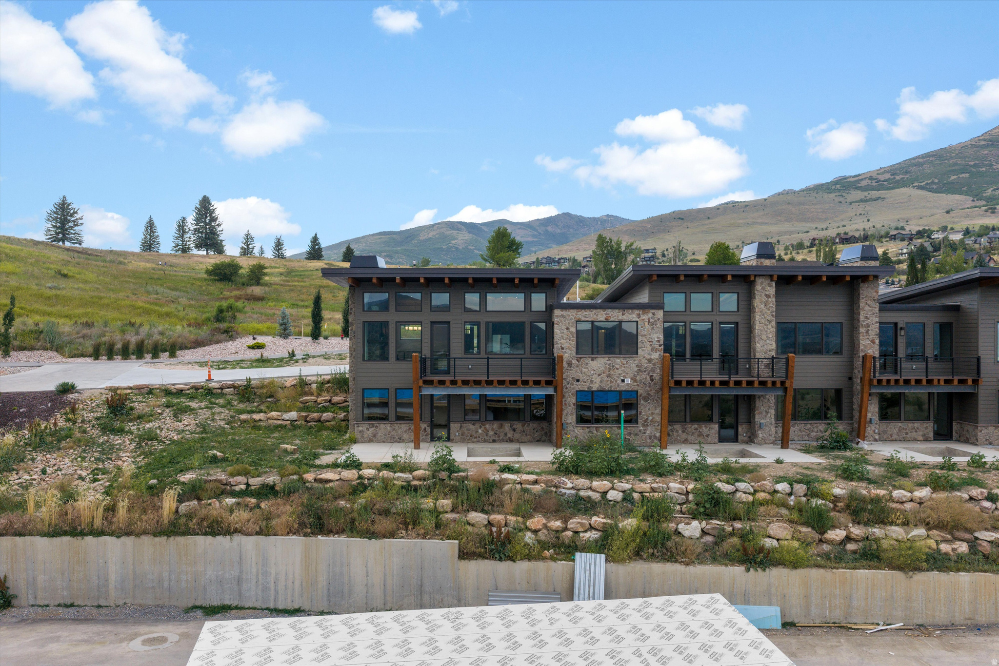 THE RIDGE TOWNHOMES - Residential