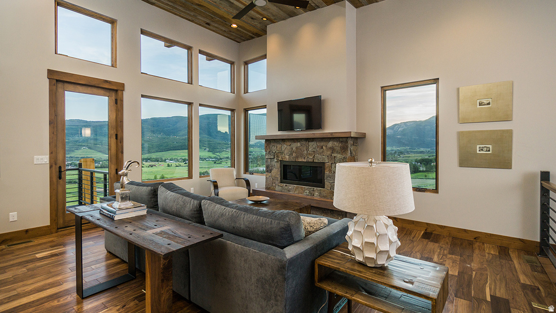 THE RIDGE TOWNHOMES - Residential