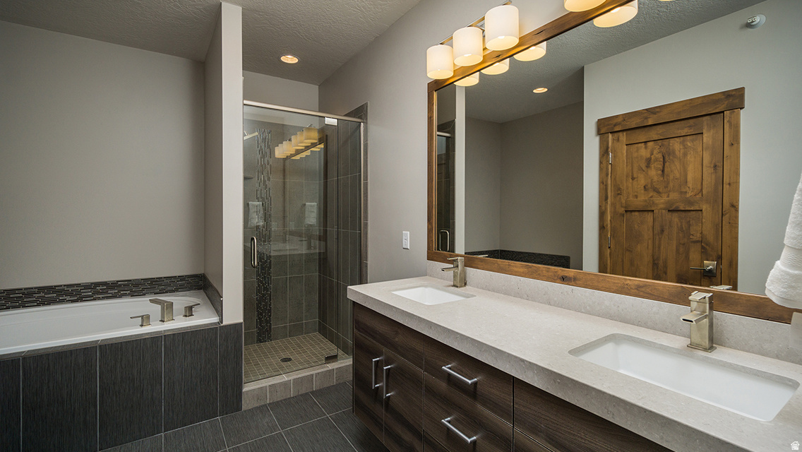 THE RIDGE TOWNHOMES - Residential