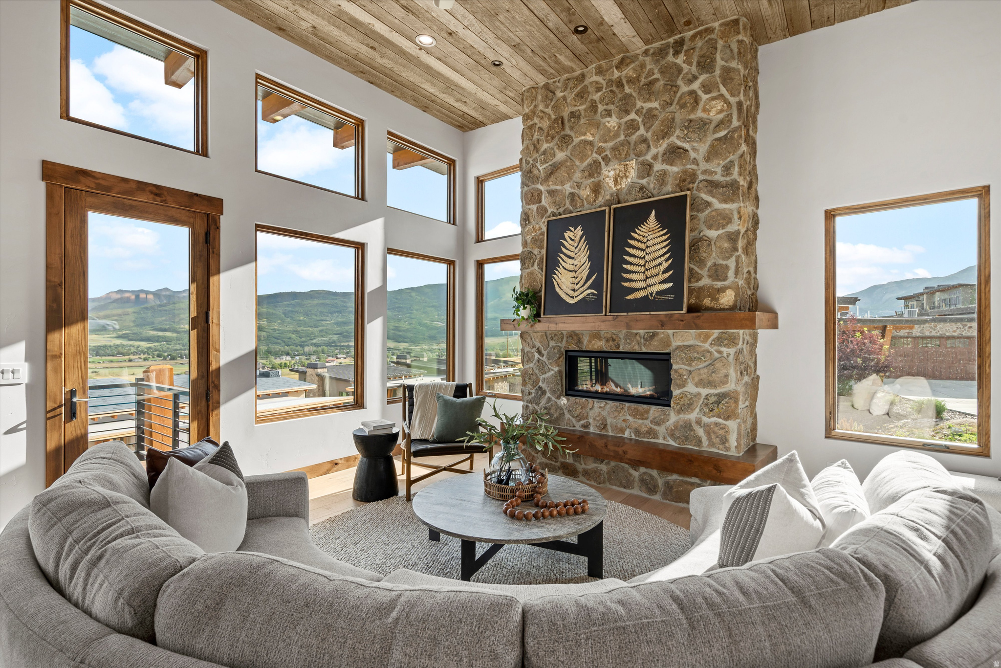 THE RIDGE TOWNHOMES - Residential
