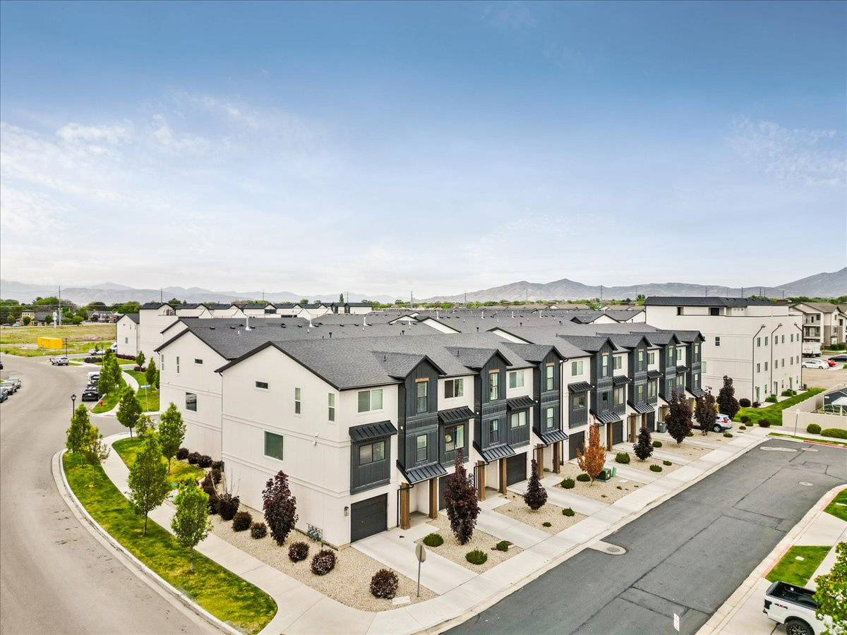 BROADMOOR PARK PUD AMD PHASE 1 - Residential