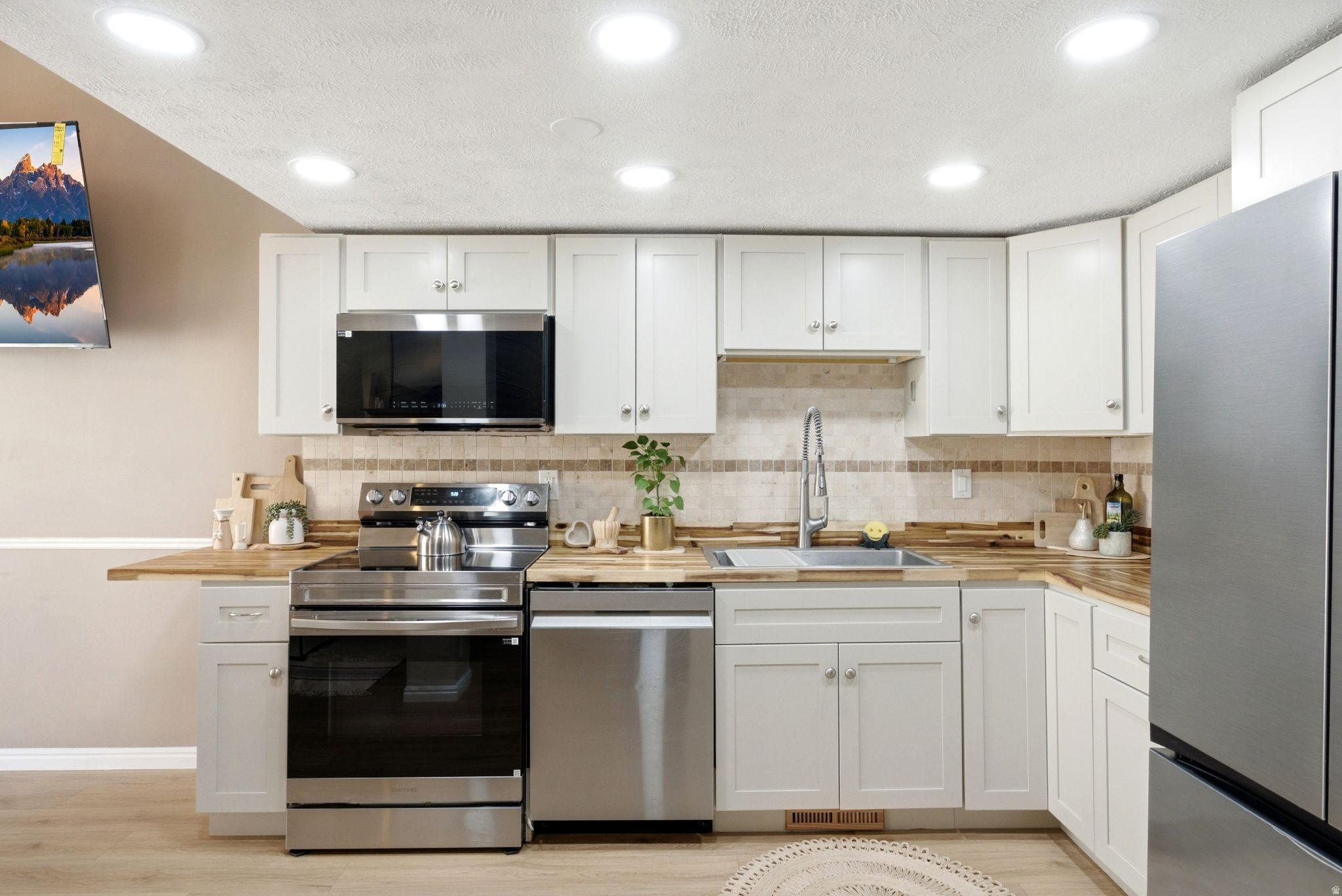 ORCHARD CORNERS - Residential