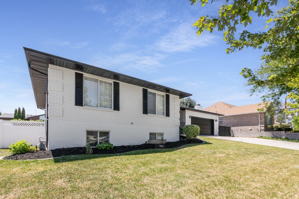 PONDEROSA HILL - Residential