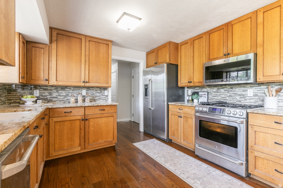 PONDEROSA HILL - Residential