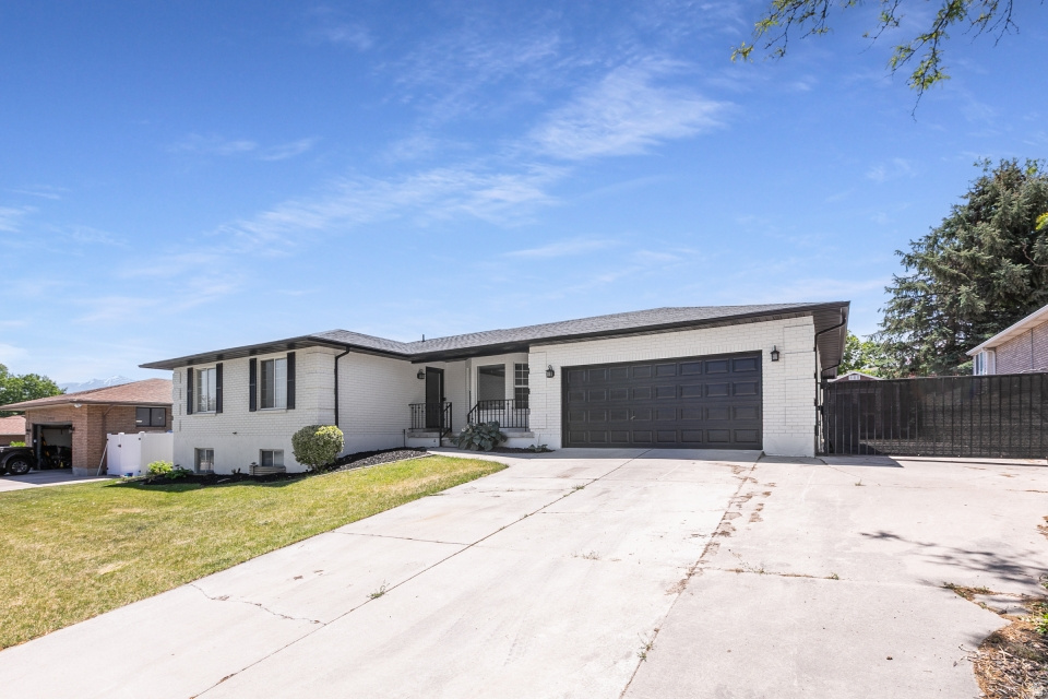 PONDEROSA HILL - Residential