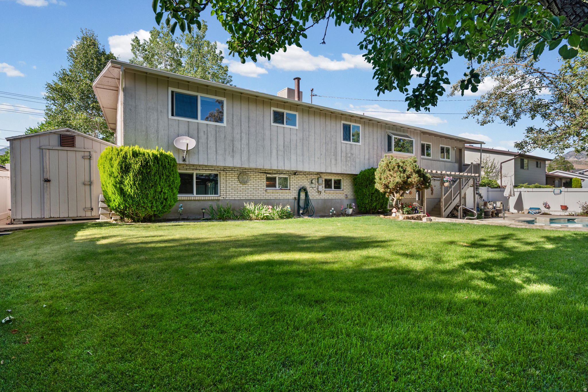 MOUNTAIN GREEN - Residential