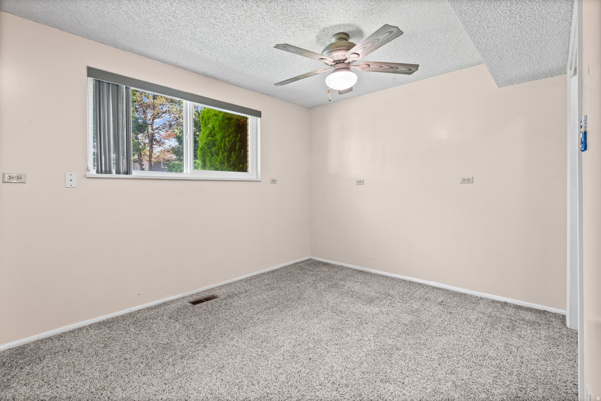 MOUNTAIN GREEN - Residential
