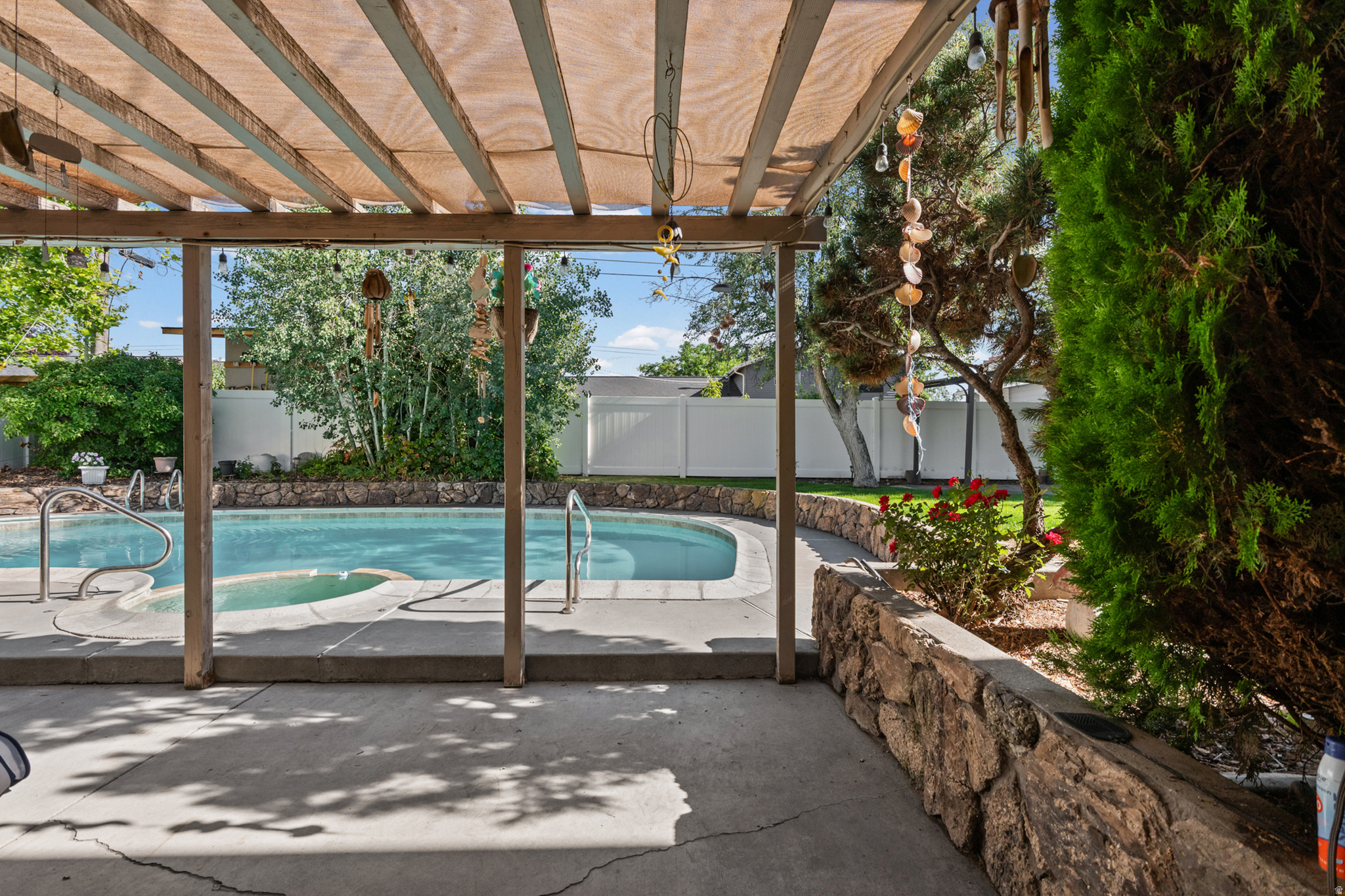 MOUNTAIN GREEN - Residential